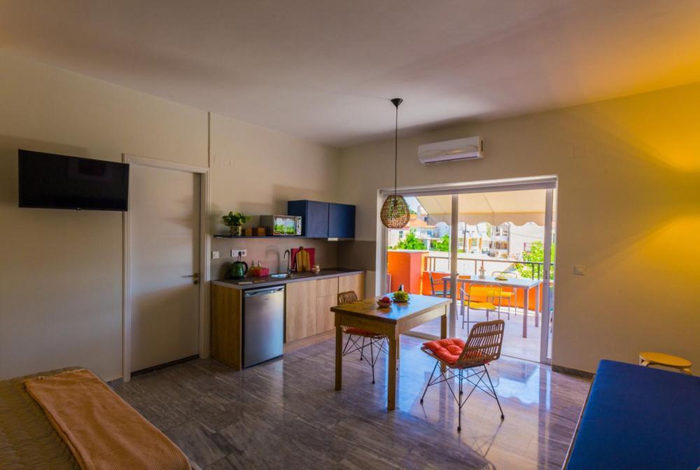 פרבזה Koukounari Living Spaces מראה חיצוני תמונה